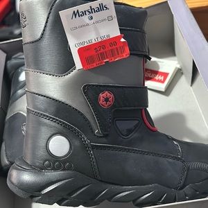 Star Wars boys storm trooper winter boots size one never worn